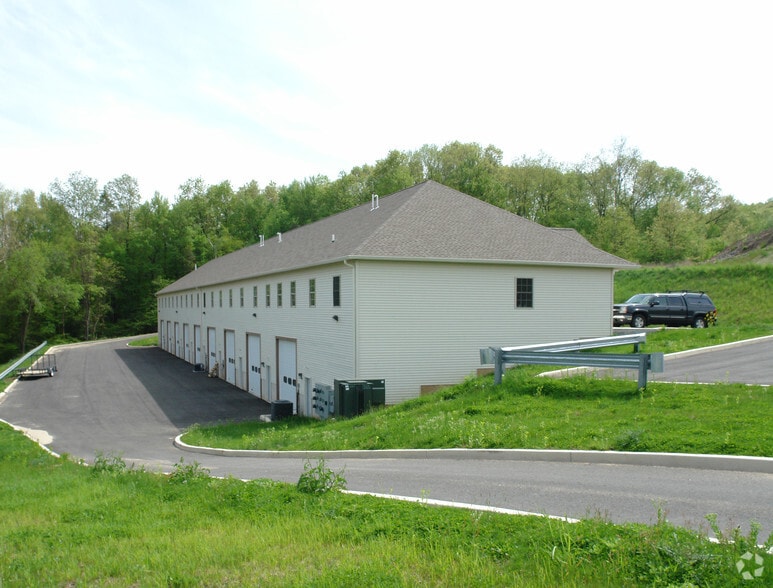 57 Ozick Dr, Durham, CT à louer - Photo principale – Image 1 sur 12