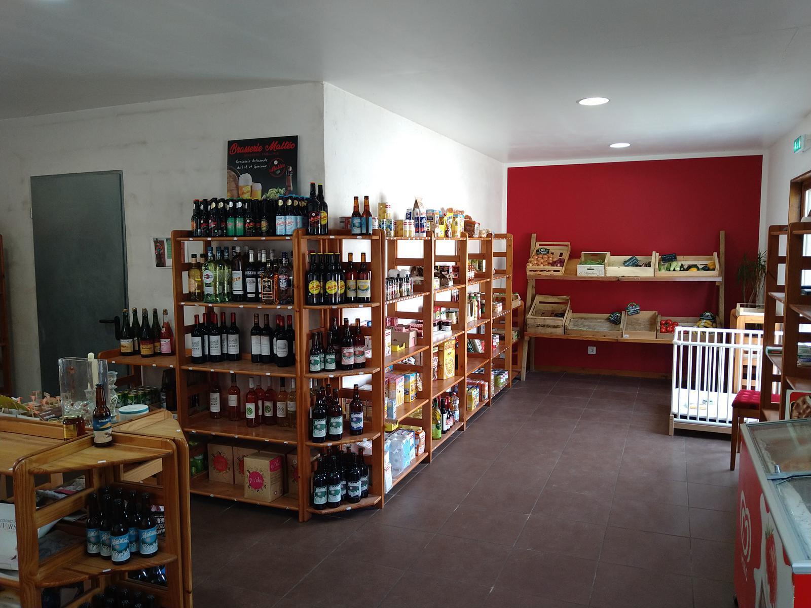 Local commercial dans Saint-Sardos à vendre Photo intérieure– Image 1 sur 4