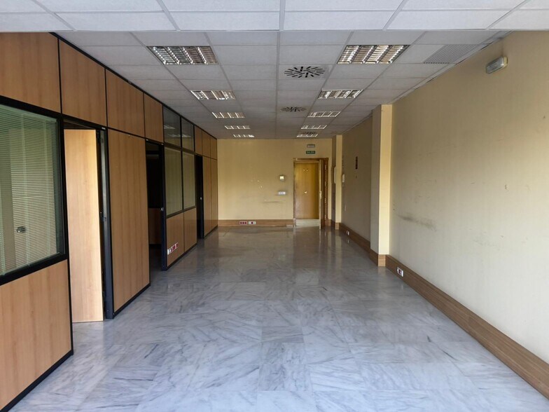 Bureau dans Séville, Sevilla à vendre - Photo de l’immeuble – Image 3 sur 20