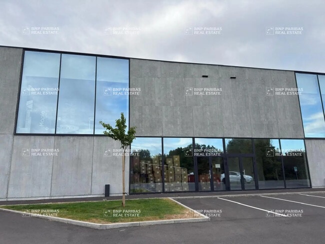 Plus de détails pour Bureau, Local d'activités à louer