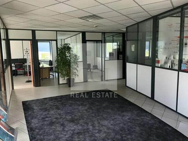 Plus de détails pour Bureau à louer