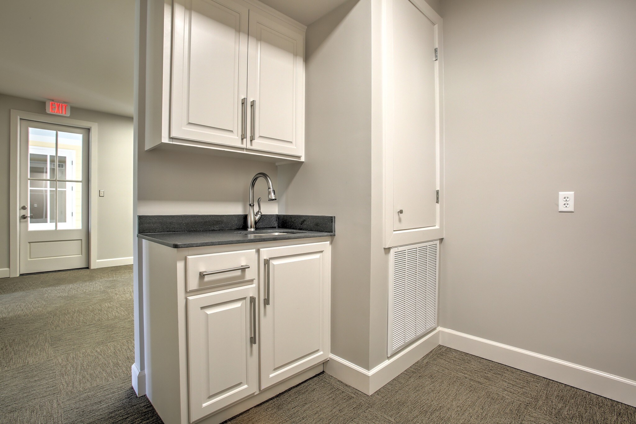 2130 Government St, Ocean Springs, MS à louer Photo de l’immeuble– Image 1 sur 2