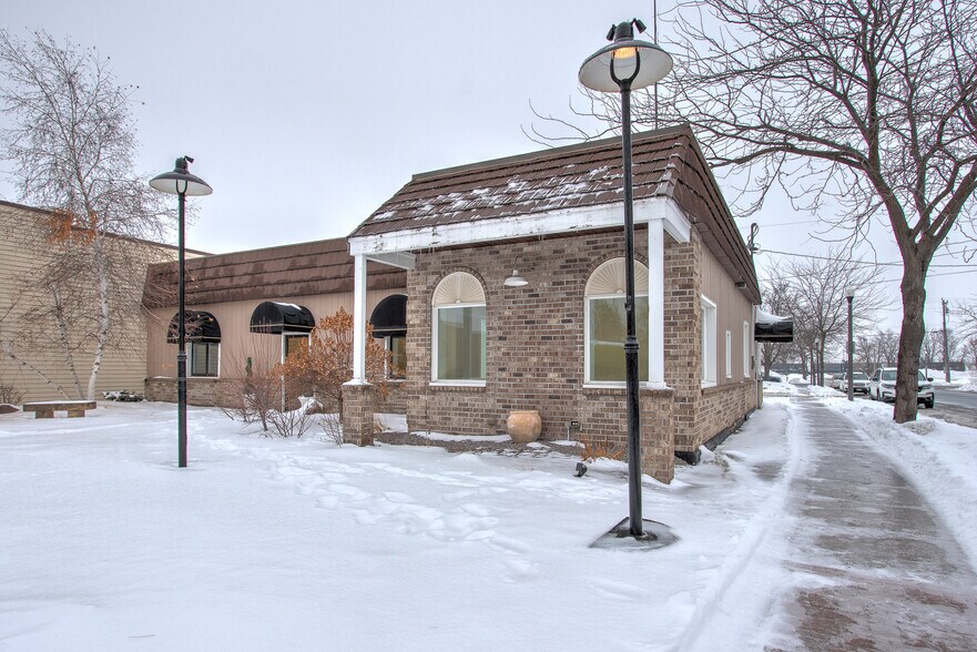 244 Main St S, Cambridge, MN à louer - Photo principale – Image 1 sur 28