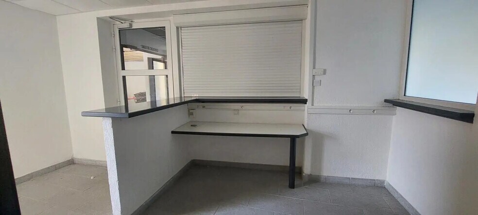 Local commercial dans Alénya à louer - Photo de l’immeuble – Image 3 sur 12