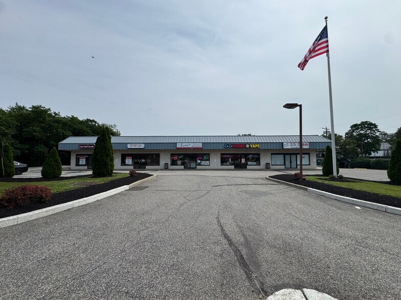 300 Route 35 N, Aberdeen, NJ à louer - Photo principale – Image 1 sur 2