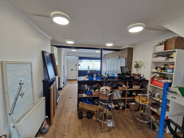 72-72A Chatham Rd, Londres à louer - Photo de l’immeuble – Image 3 sur 3