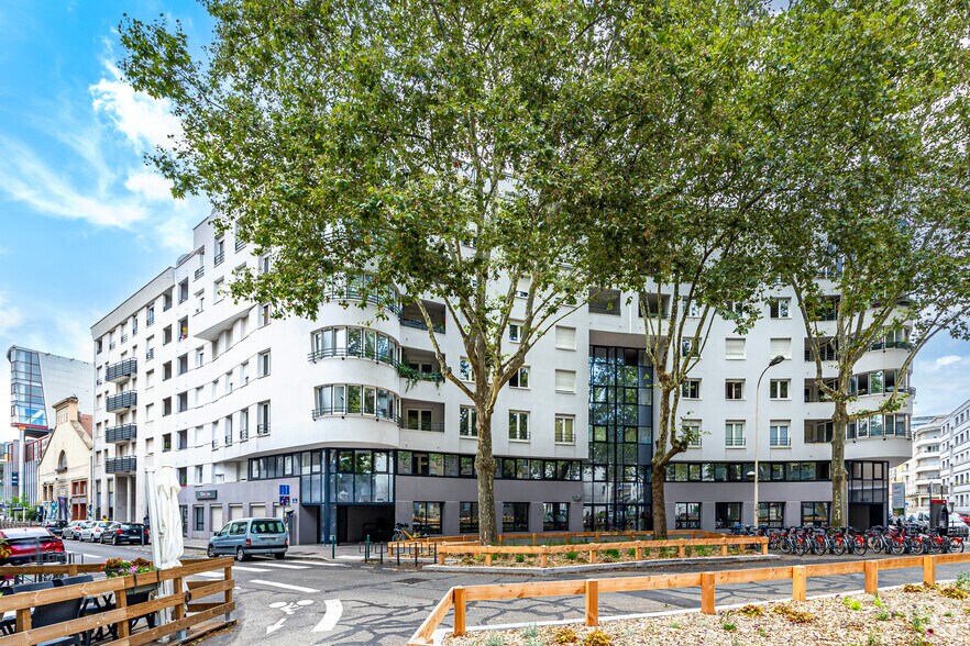 Bureau dans Lyon à vendre - Photo de l’immeuble – Image 2 sur 2