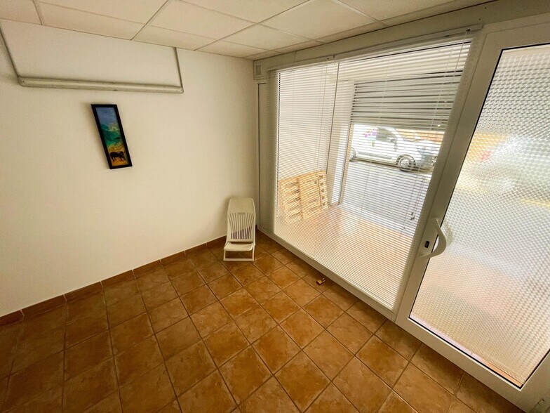 Immeuble residentiel dans Els Hostalets de Pierola, Barcelona à vendre - Photo intérieure – Image 3 sur 6