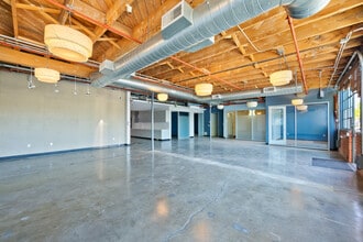 2440 S Sepulveda Blvd, Los Angeles, CA à louer Photo intérieure– Image 1 sur 10