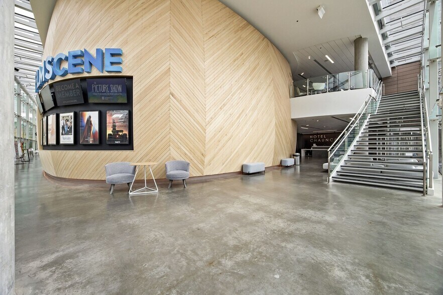 404 E College St, Iowa City, IA à vendre - Photo de l’immeuble – Image 3 sur 32