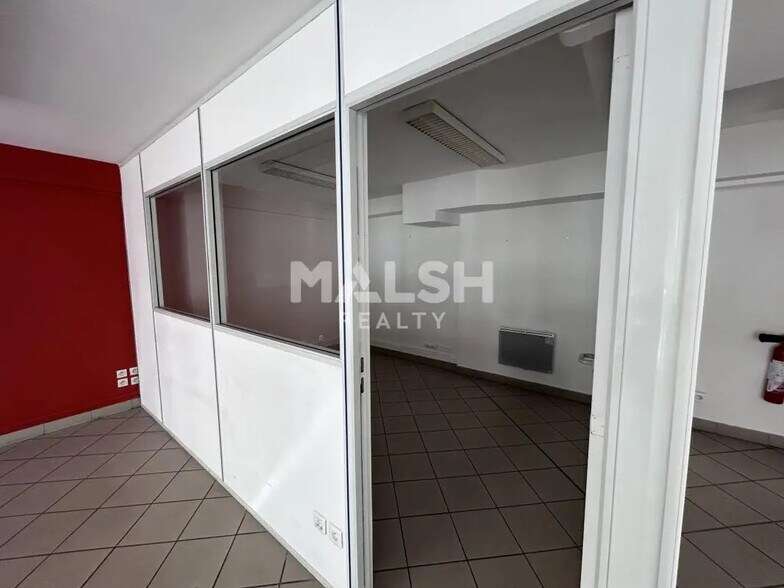 Local commercial dans Lyon à louer - Photo de l’immeuble – Image 3 sur 8
