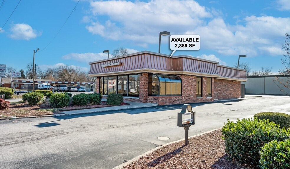 1908 W Main St, Norman, OK à louer - Photo de l’immeuble – Image 1 sur 5