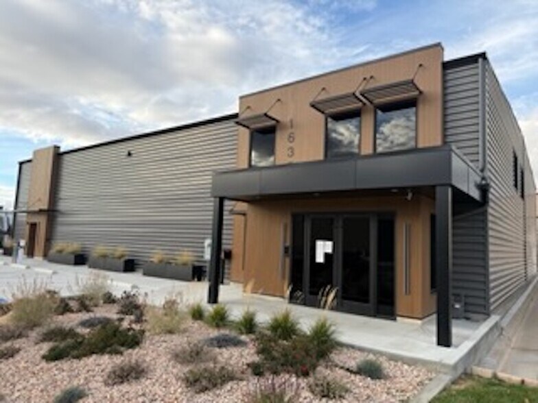 1630 W 2225 S, Woods Cross, UT à louer - Photo de l’immeuble – Image 3 sur 13