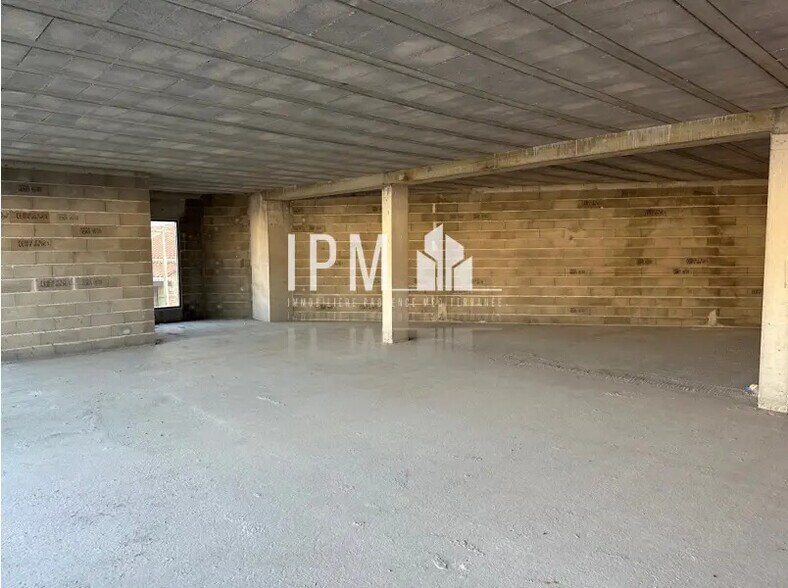 Local commercial dans La Seyne-sur-Mer à louer - Photo intérieure – Image 1 sur 6