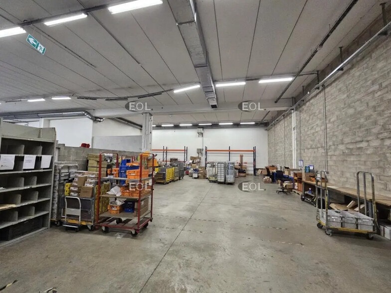 Local d’activités dans Ivry-sur-Seine à louer - Photo de l’immeuble – Image 2 sur 13