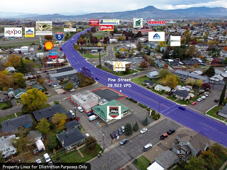 839 E Pine St, Central Point, OR à louer - Photo de l’immeuble – Image 2 sur 4