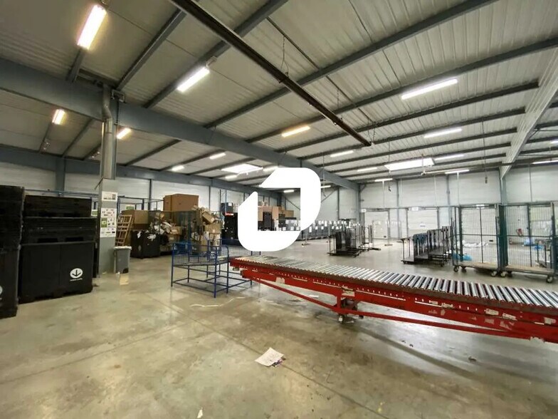 Bureau dans Mitry-Mory à louer - Photo de l’immeuble – Image 2 sur 8