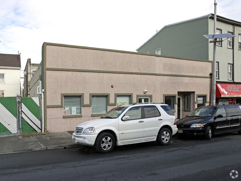 284-286 Passaic St, Passaic, NJ à louer - Photo de l’immeuble – Image 2 sur 2