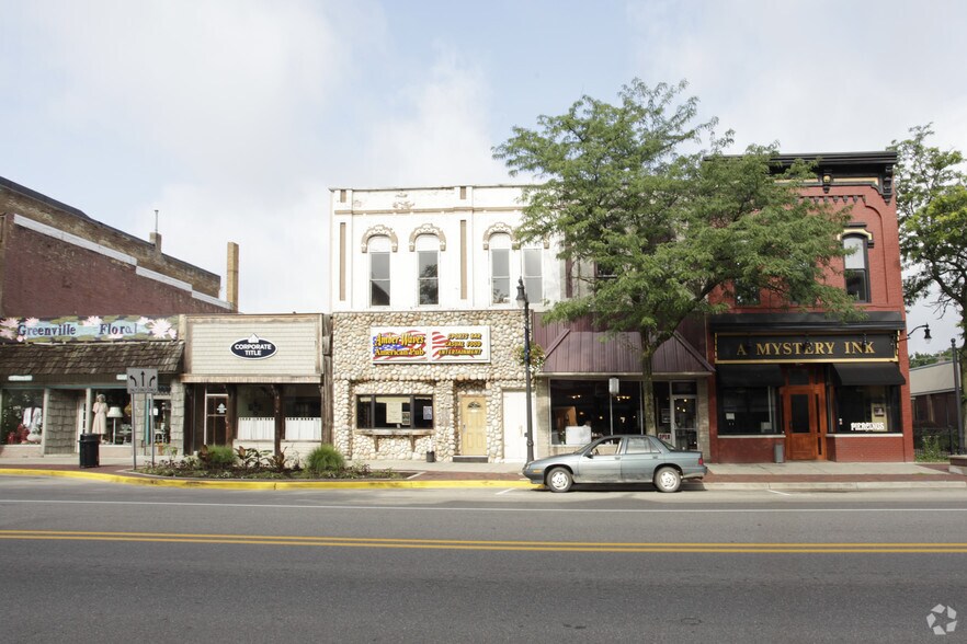 217 S Lafayette St, Greenville, MI à vendre - Photo de l’immeuble – Image 2 sur 2