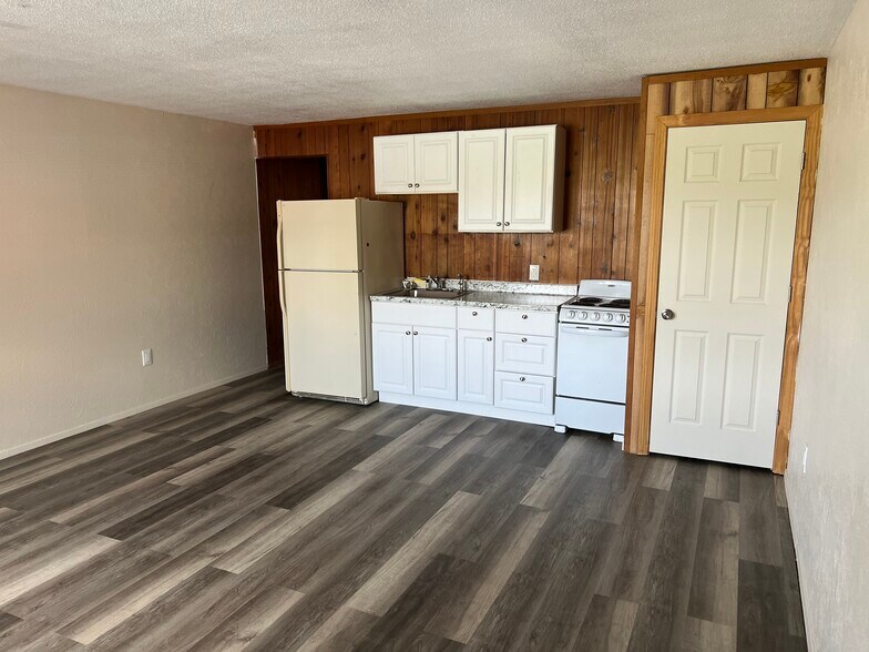 5-prop (48 apts, 1 com unit, 85 storage) portefeuille de 5 biens à vendre sur LoopNet.fr - Photo de l’immeuble – Image 2 sur 33