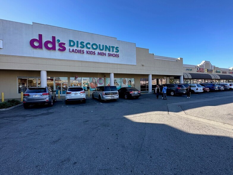 602-782 E Arrow Hwy, Pomona, CA à louer - Photo de l’immeuble – Image 3 sur 5