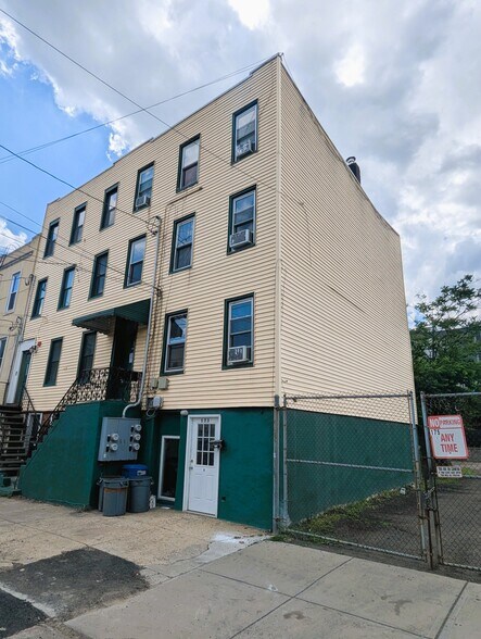 173 Brunswick St, Jersey City, NJ à vendre - Photo de l’immeuble – Image 3 sur 15