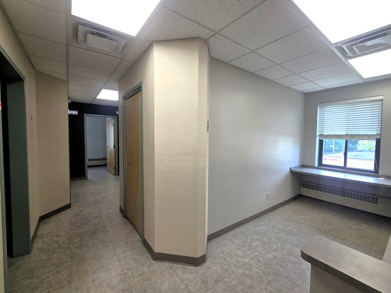 3018 Dixwell Ave, Hamden, CT à louer - Photo de l’immeuble – Image 3 sur 8