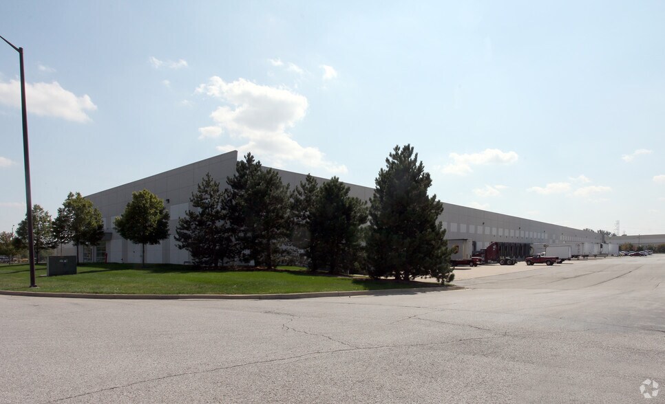 5252 Decatur Blvd, Indianapolis, IN à louer - Photo de l’immeuble – Image 2 sur 2
