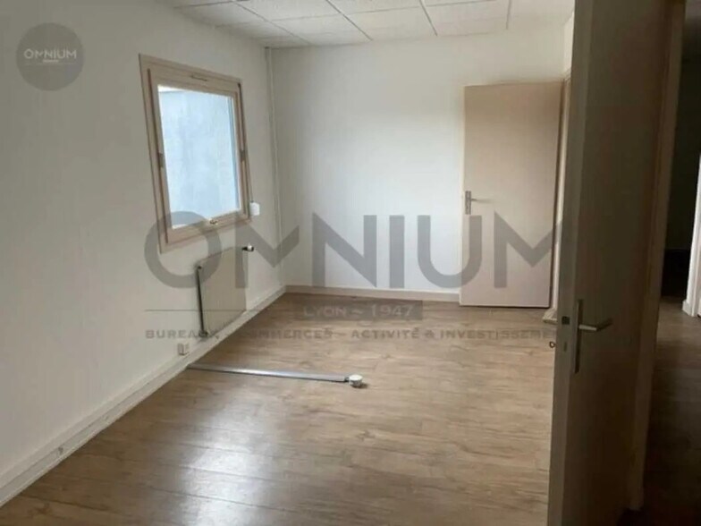 Bureau dans Charbonnières-les-Bains à louer - Photo de l’immeuble – Image 1 sur 6