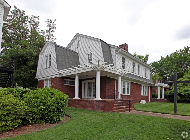 1423-1427 E 7th St, Charlotte, NC à louer - Photo principale – Image 1 sur 5