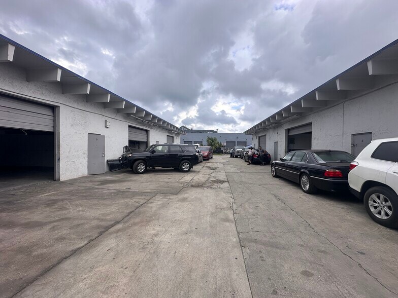 5716-5718 Rodman St, Hollywood, FL à louer - Photo de l’immeuble – Image 1 sur 8