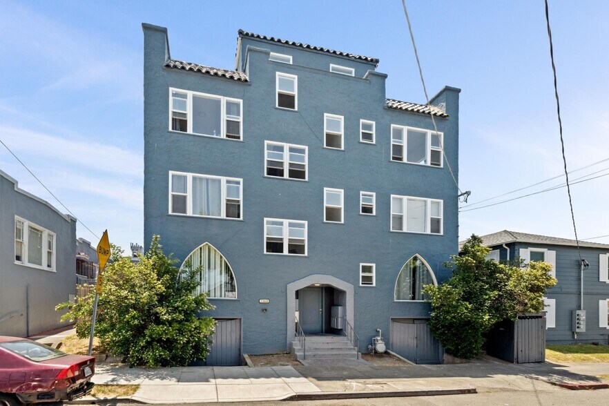 1360 Berkeley Way, Berkeley, CA à vendre - Photo de l’immeuble – Image 2 sur 39
