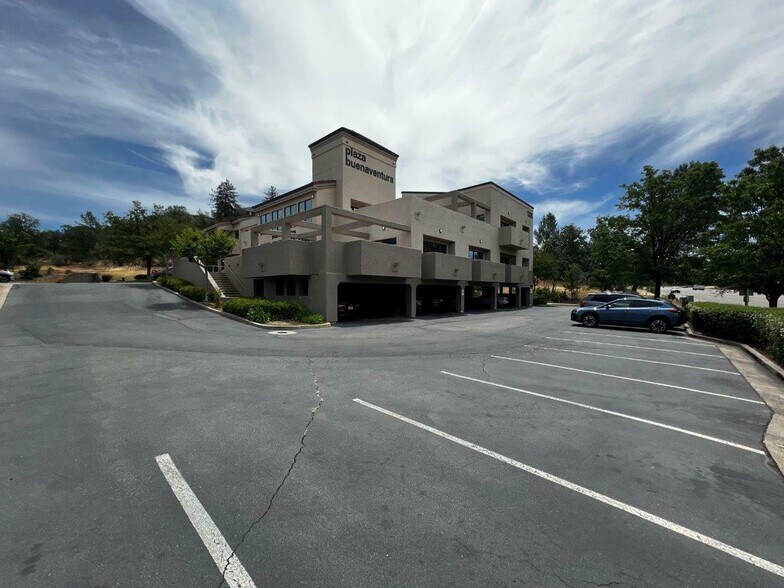 1335 Buenaventura Blvd, Redding, CA à louer - Photo de l’immeuble – Image 2 sur 17