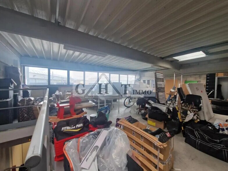 Industriel/Logistique dans Stains à vendre - Photo de l’immeuble – Image 2 sur 13