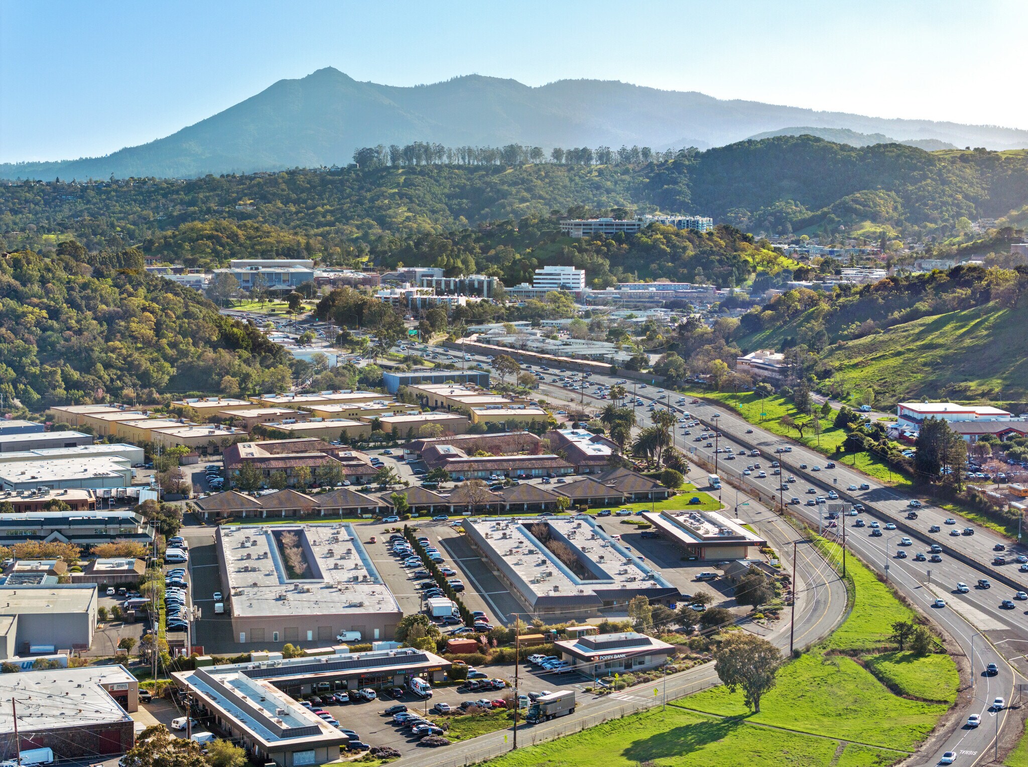 1-55 Mitchell Blvd, San Rafael, CA à vendre Photo principale– Image 1 sur 8