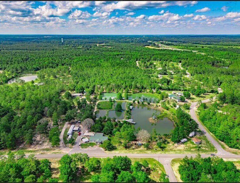 6291 Coy Burgess Loop, Defuniak Springs, FL à vendre - Photo de l’immeuble – Image 2 sur 7