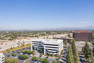 725 W Town And Country Rd, Orange, CA - VUE AÉRIENNE  vue de carte