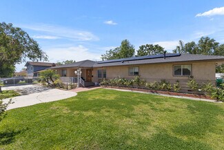 Plus de détails pour 13021 Hewes Ave, North Tustin, CA - Santé à vendre