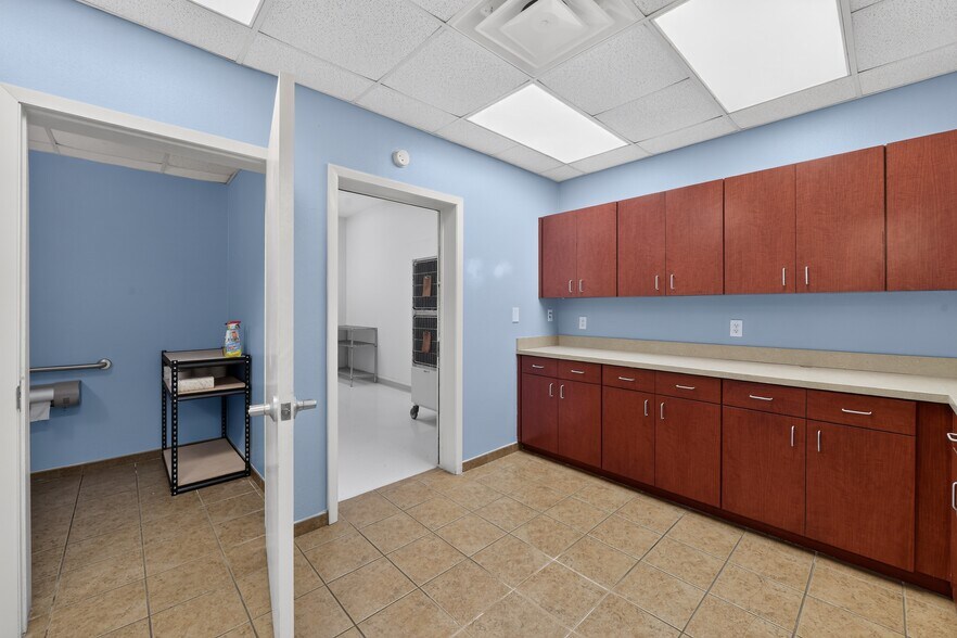 2555 Pinellas Point Dr S, Saint Petersburg, FL à louer - Photo de l’immeuble – Image 3 sur 47