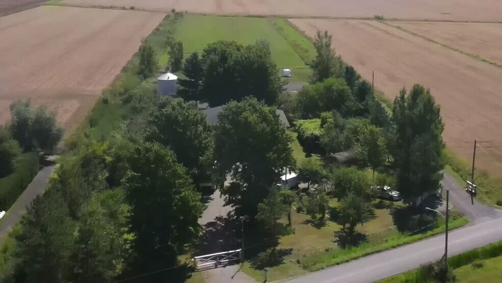 2 Rang Saint-Christophe, Saint-Constant, QC à vendre - Vidéo sur l’annonce professionnelle – Image 2 sur 4