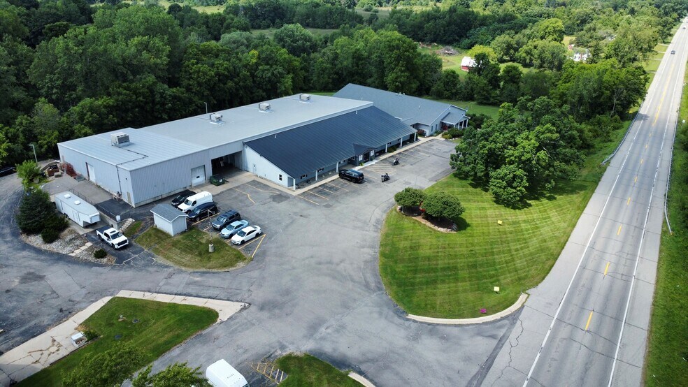 1351 N M 43 Hwy, Hastings, MI à louer - Photo de l’immeuble – Image 2 sur 9