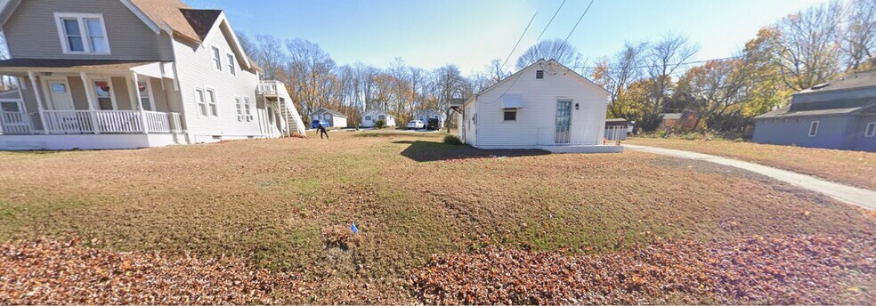 68 Black Point Rd, Niantic, CT à vendre - Photo principale – Image 1 sur 2