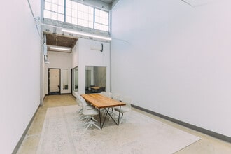 2744 E 11th St, Oakland, CA à louer Photo intérieure– Image 1 sur 4