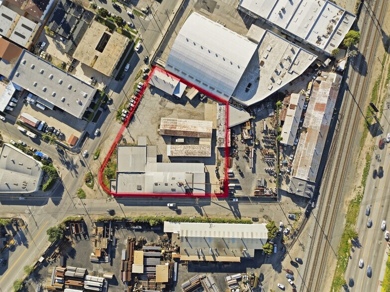 1705 N Indiana St, Los Angeles, CA à louer - Photo de l’immeuble – Image 3 sur 17