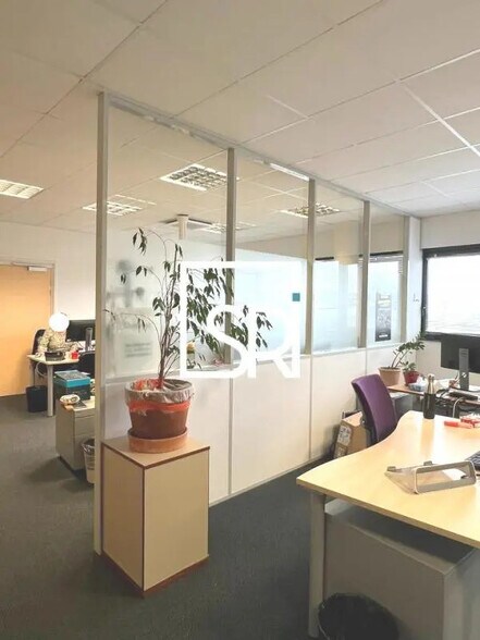 Bureau dans Cournon-d'Auvergne à louer - Photo intérieure – Image 1 sur 12