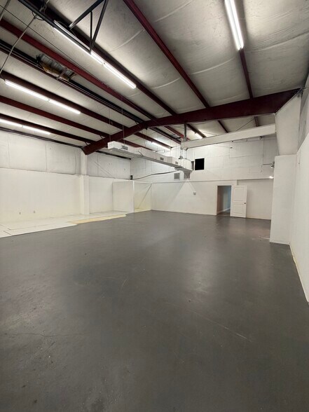 4429 Spencer Hwy, Pasadena, TX à louer - Photo de l’immeuble – Image 3 sur 25