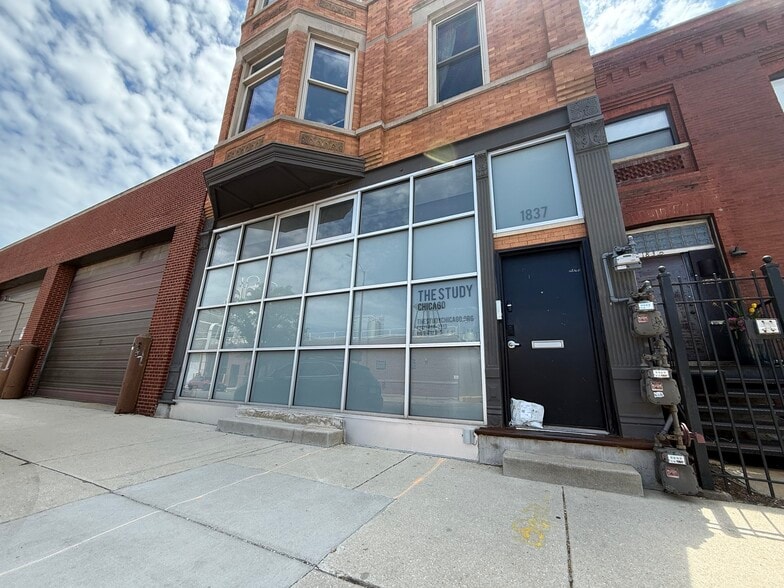 1837 W Fulton St, Chicago, IL à louer - Photo de l’immeuble – Image 2 sur 9
