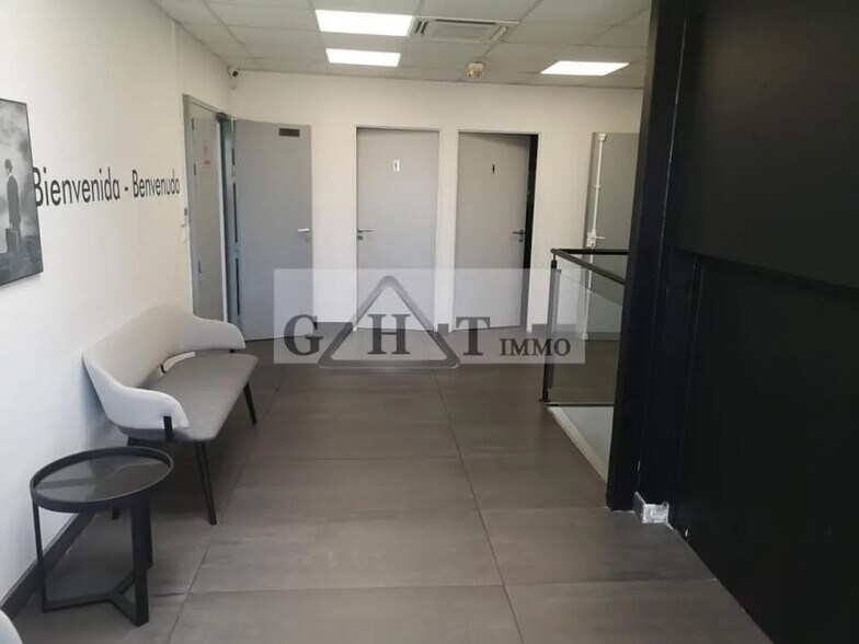 Bureau dans Neuilly-Plaisance à vendre - Photo de l’immeuble – Image 2 sur 12