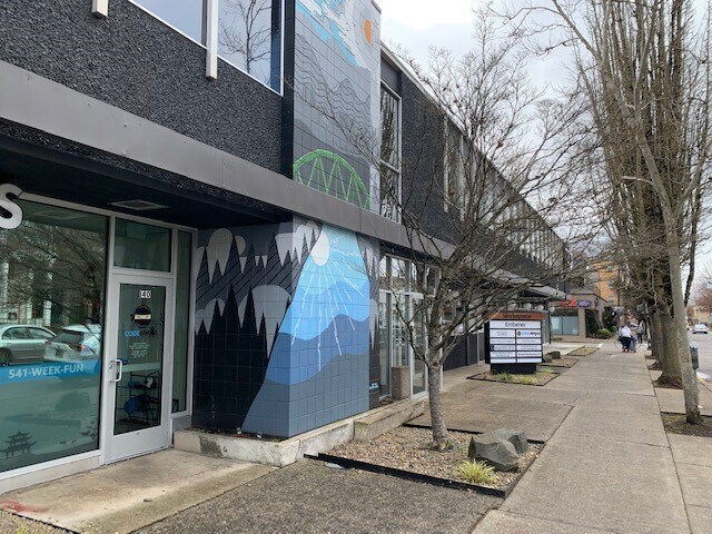 200-228 E 11th Ave, Eugene, OR à louer - Photo de l’immeuble – Image 3 sur 3