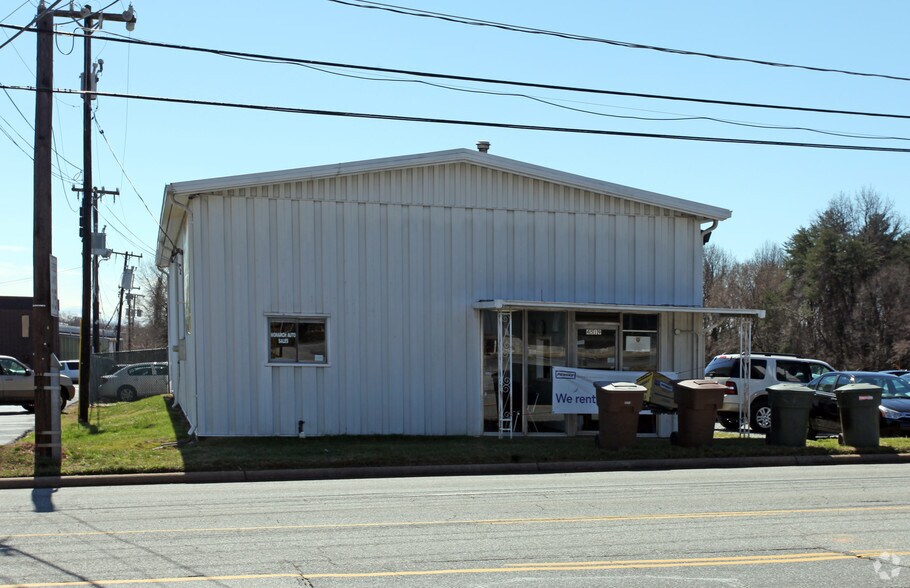 4519 W Market St, Greensboro, NC à vendre - Photo principale – Image 1 sur 2